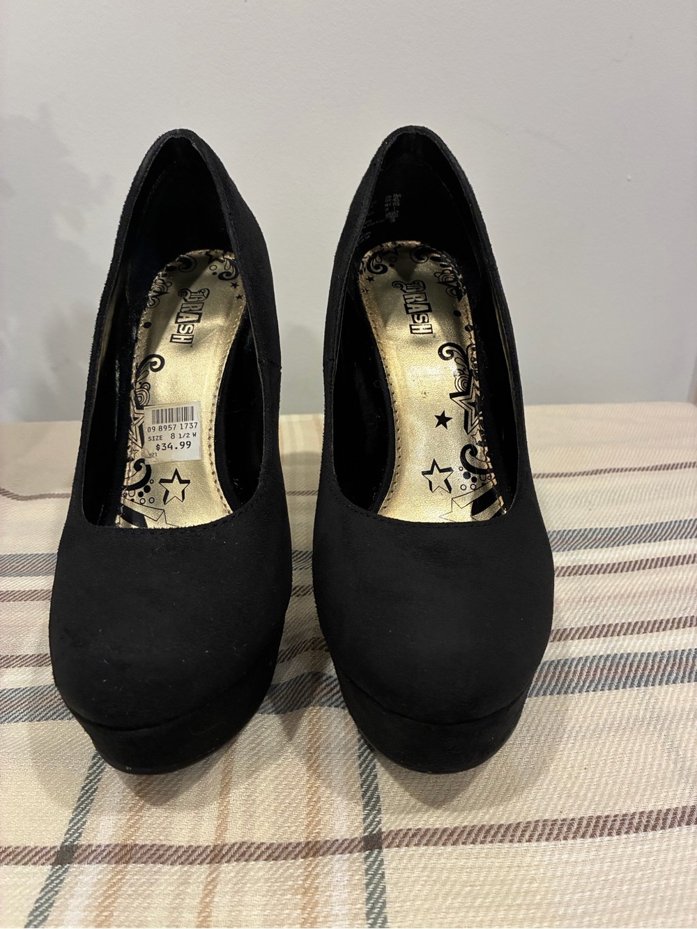 Black Women's Suede Like Round Toe Platform Pumps